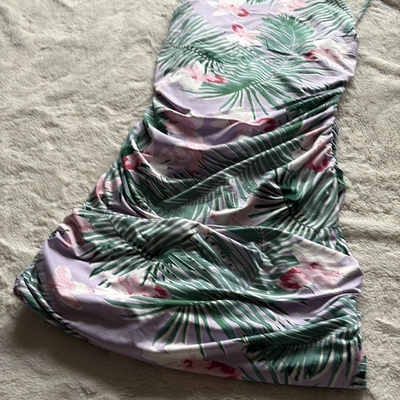 Revamped Tropical Print Mini Dress – Size L | Ruched Bodycon | Island Vibes | - Picture 3 of 7
